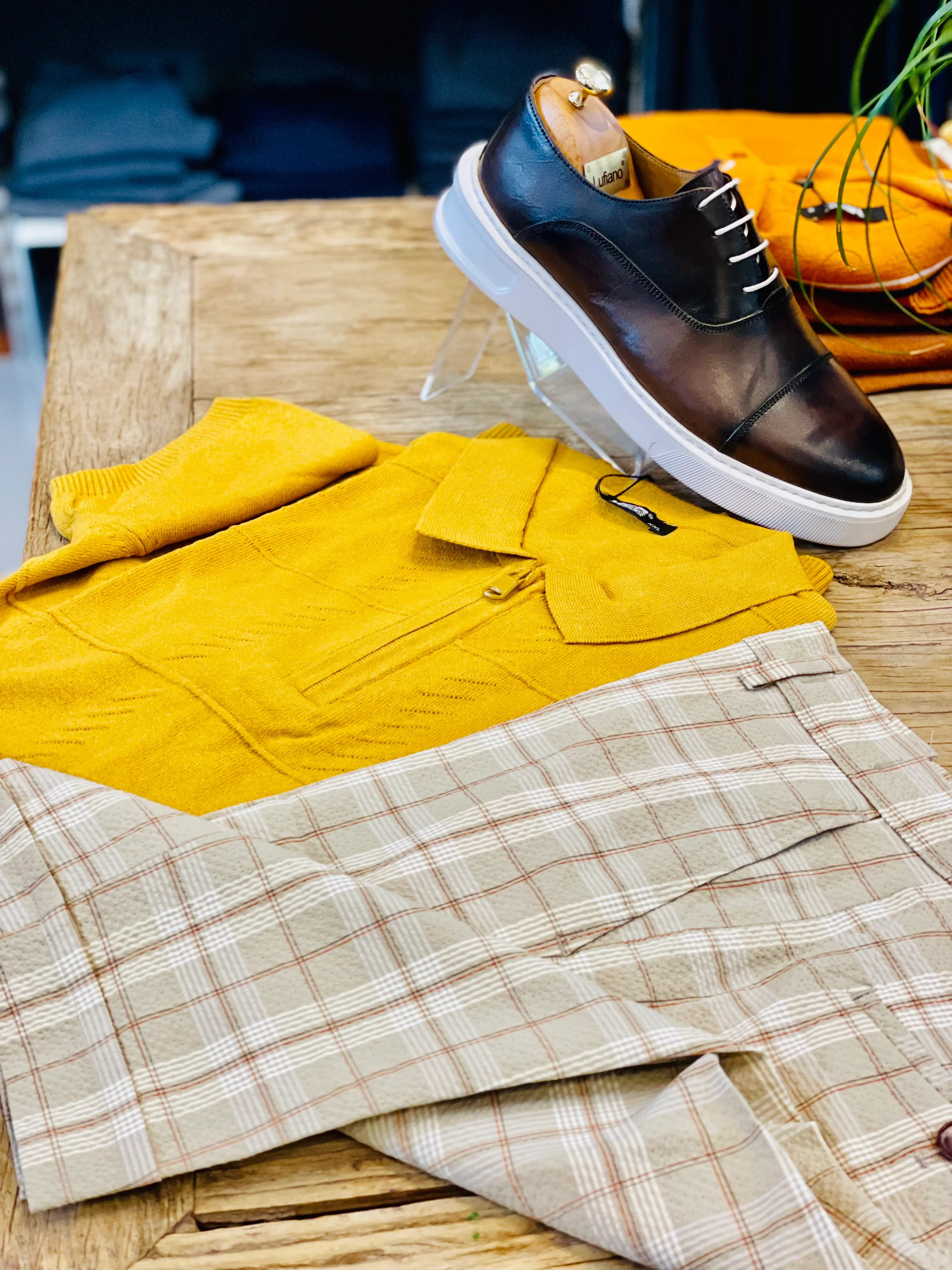 18099 Shorts Beige - Image 2