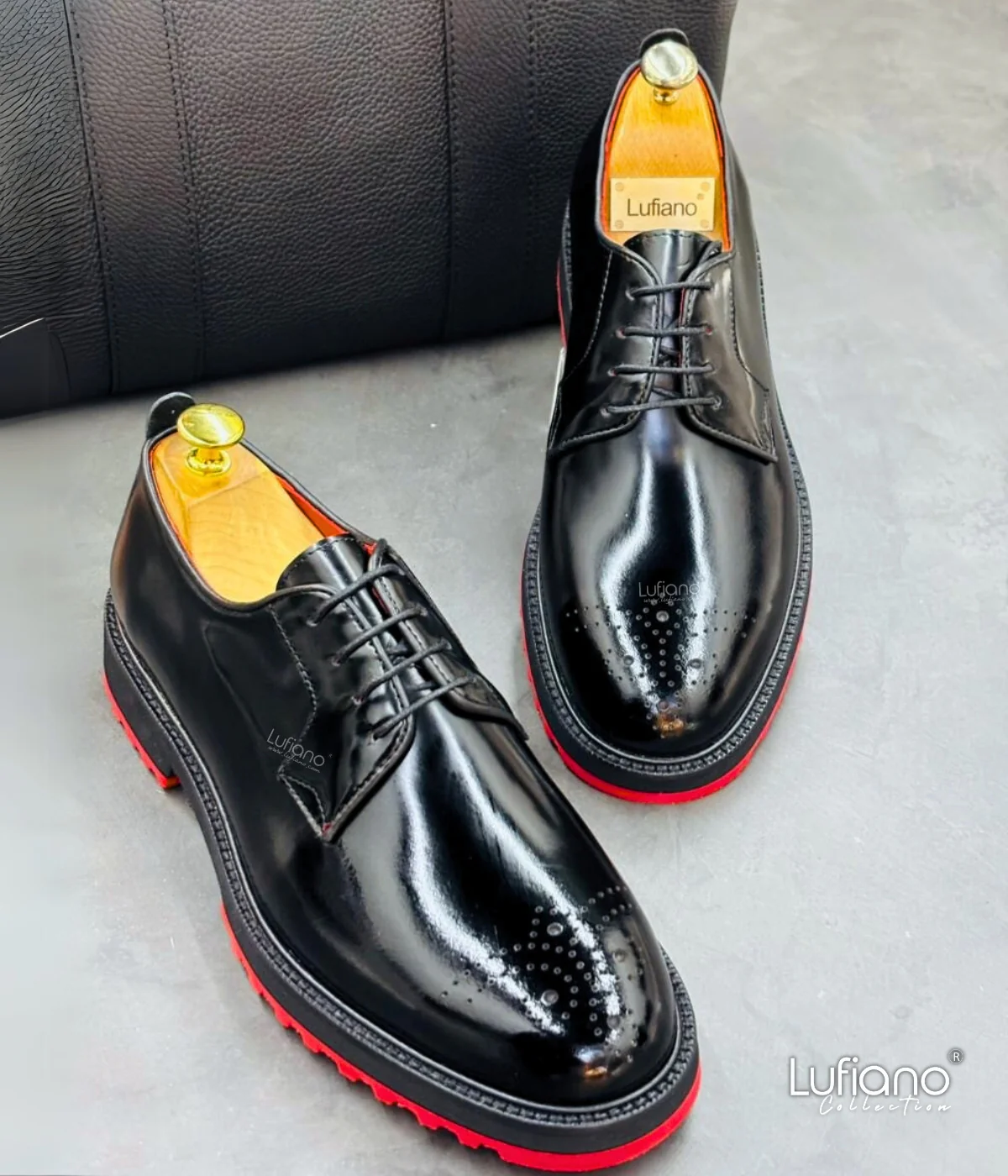 240 - Lufiano Lace up: Black