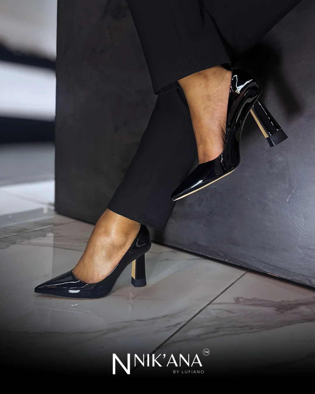 iLVi033-High Heels: Black