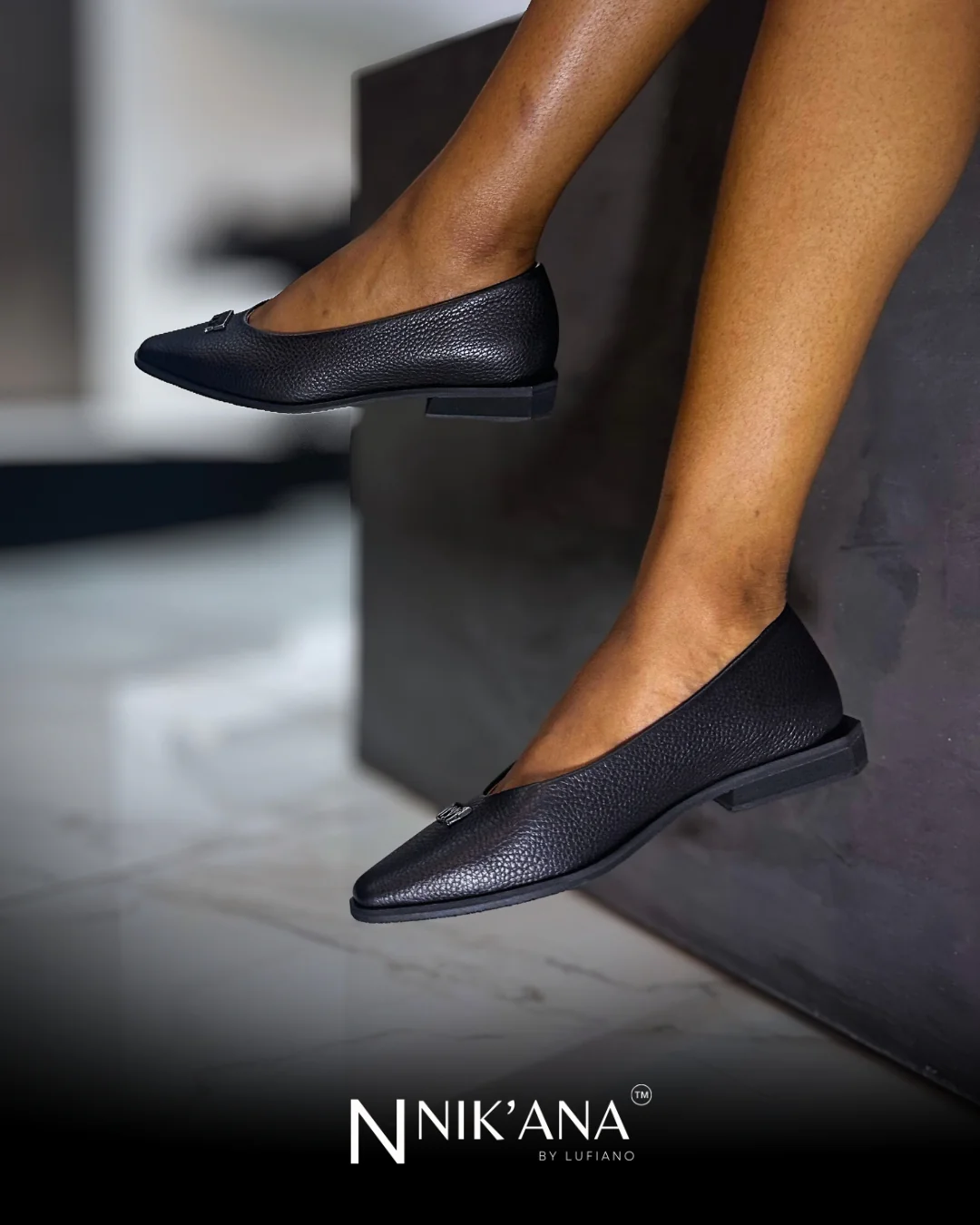 iLVi034-Slip on: Black - Image 2