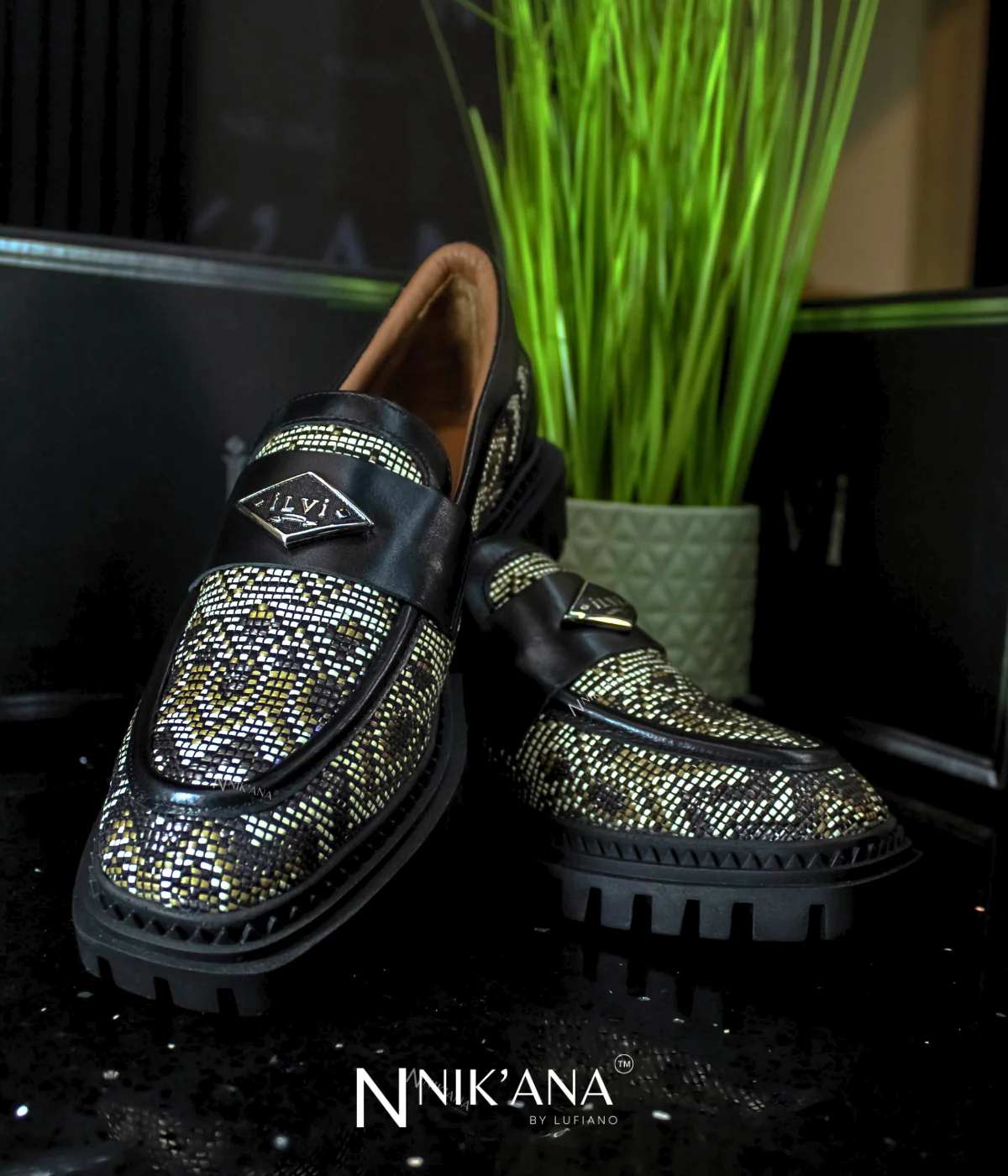 iLVi037-Slip on: Black-Brown