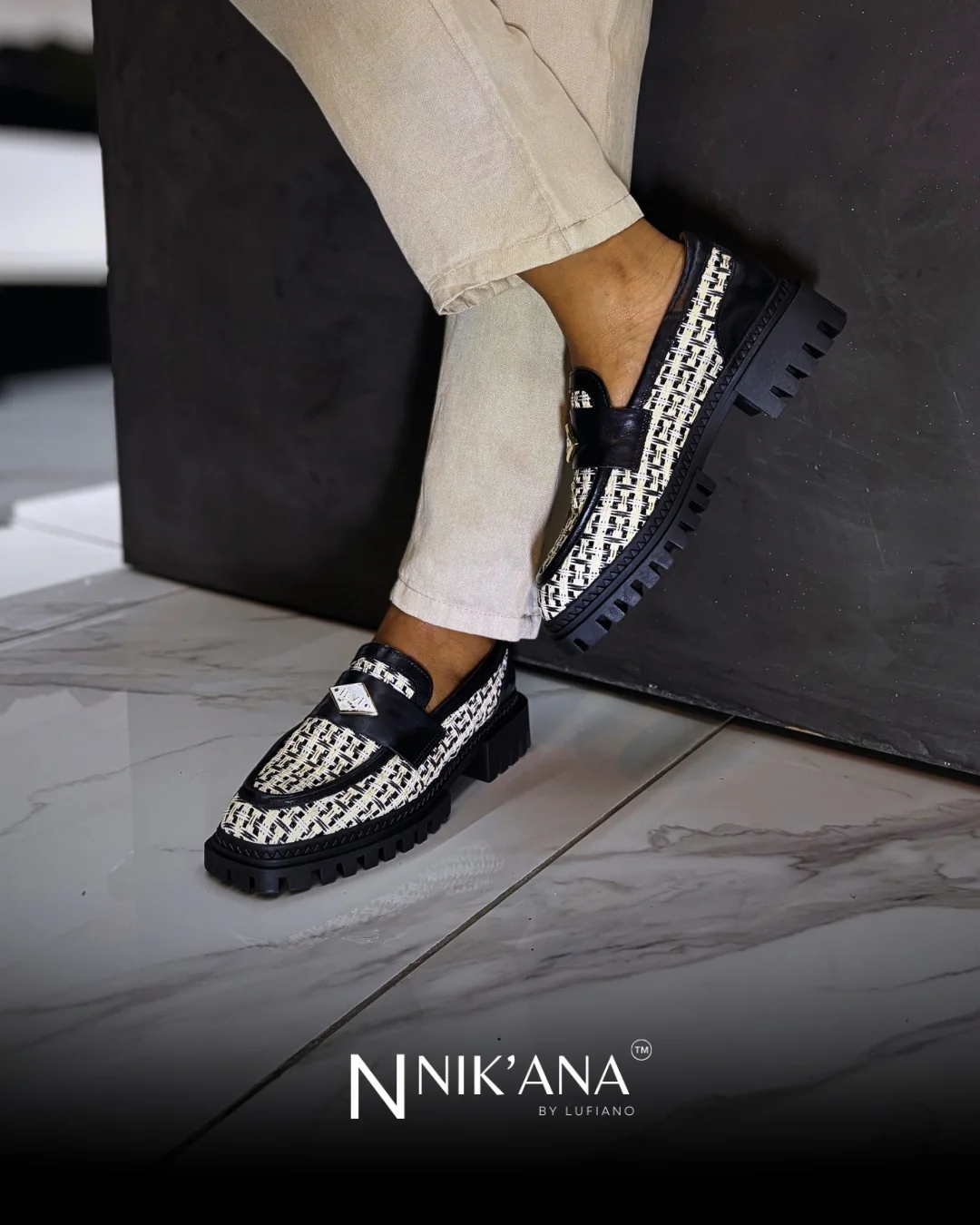iLVi037-Slip on: Black-Beige - Image 2