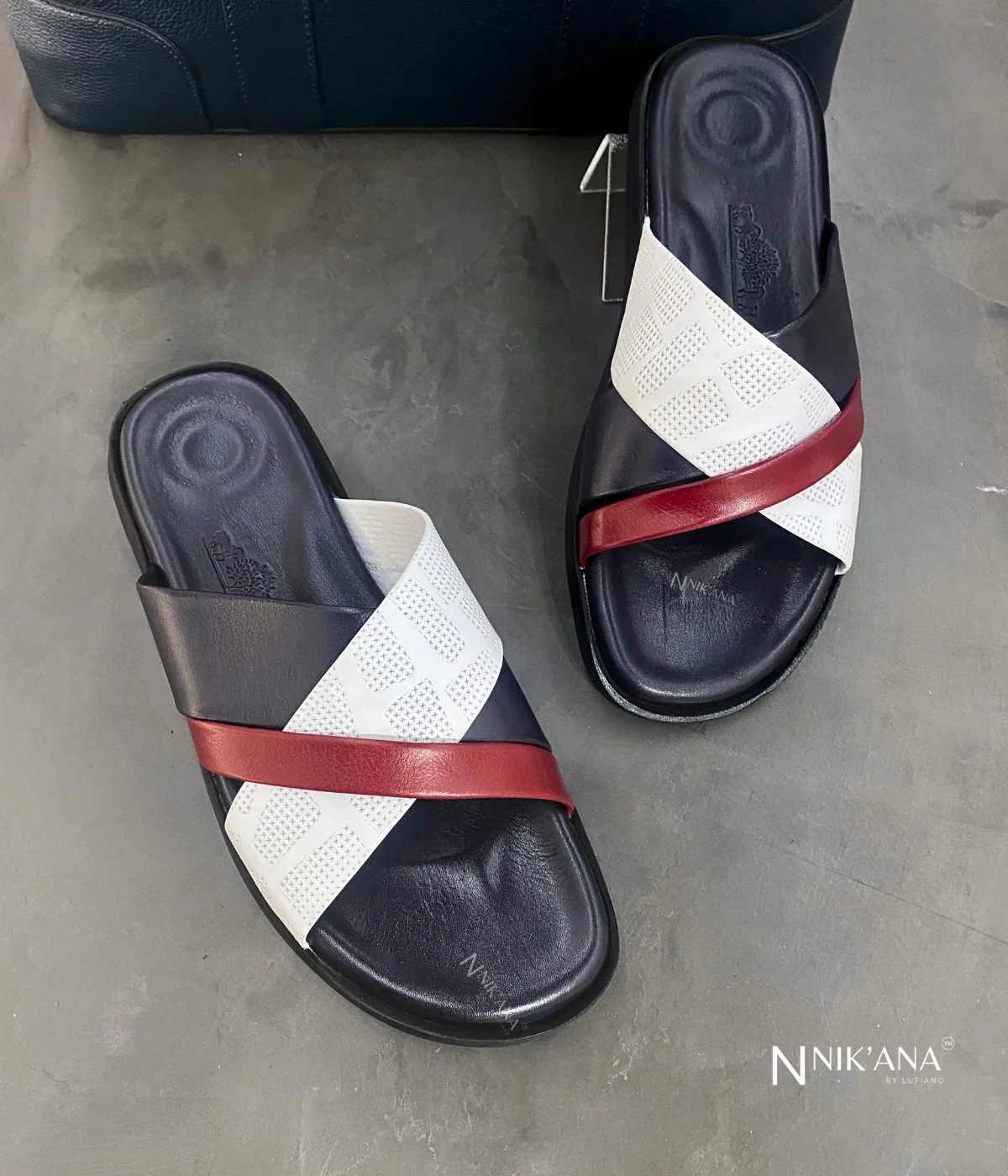 iLVi083-Sandals: Navy-colored