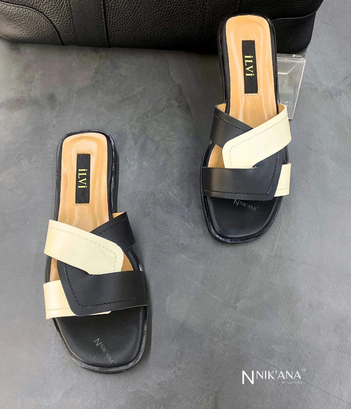 iLVi087-Sandals: Black