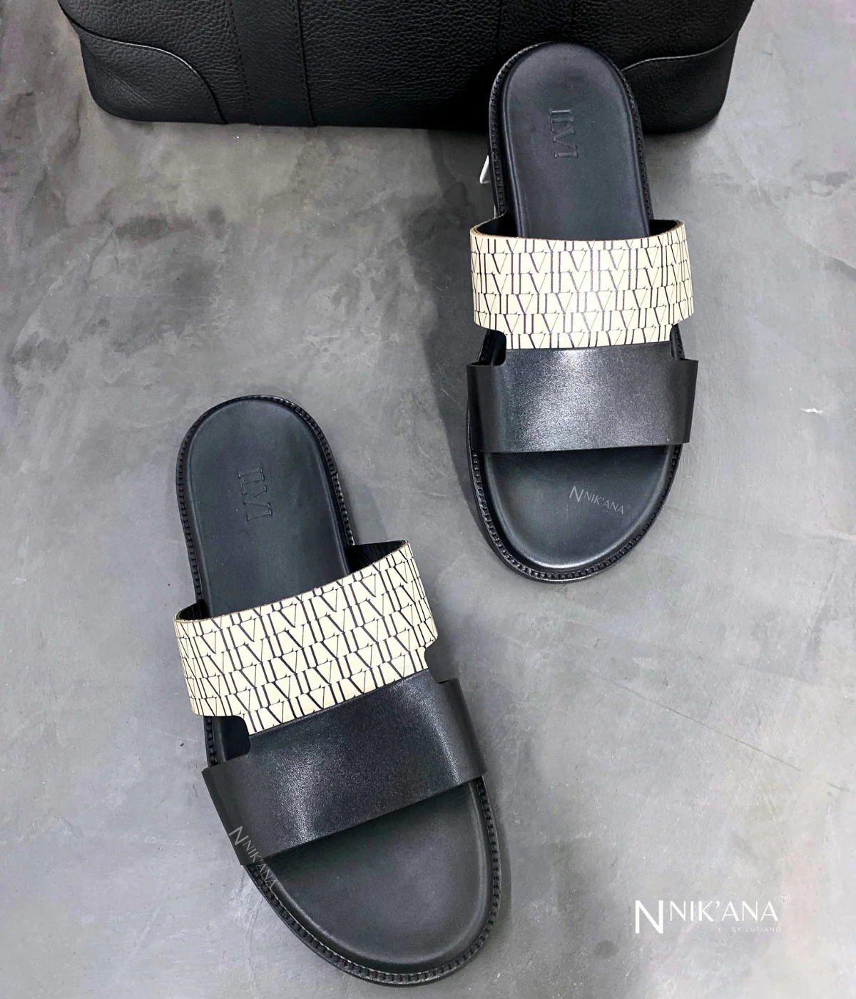 iLVi091-Sandals: Black - Image 2