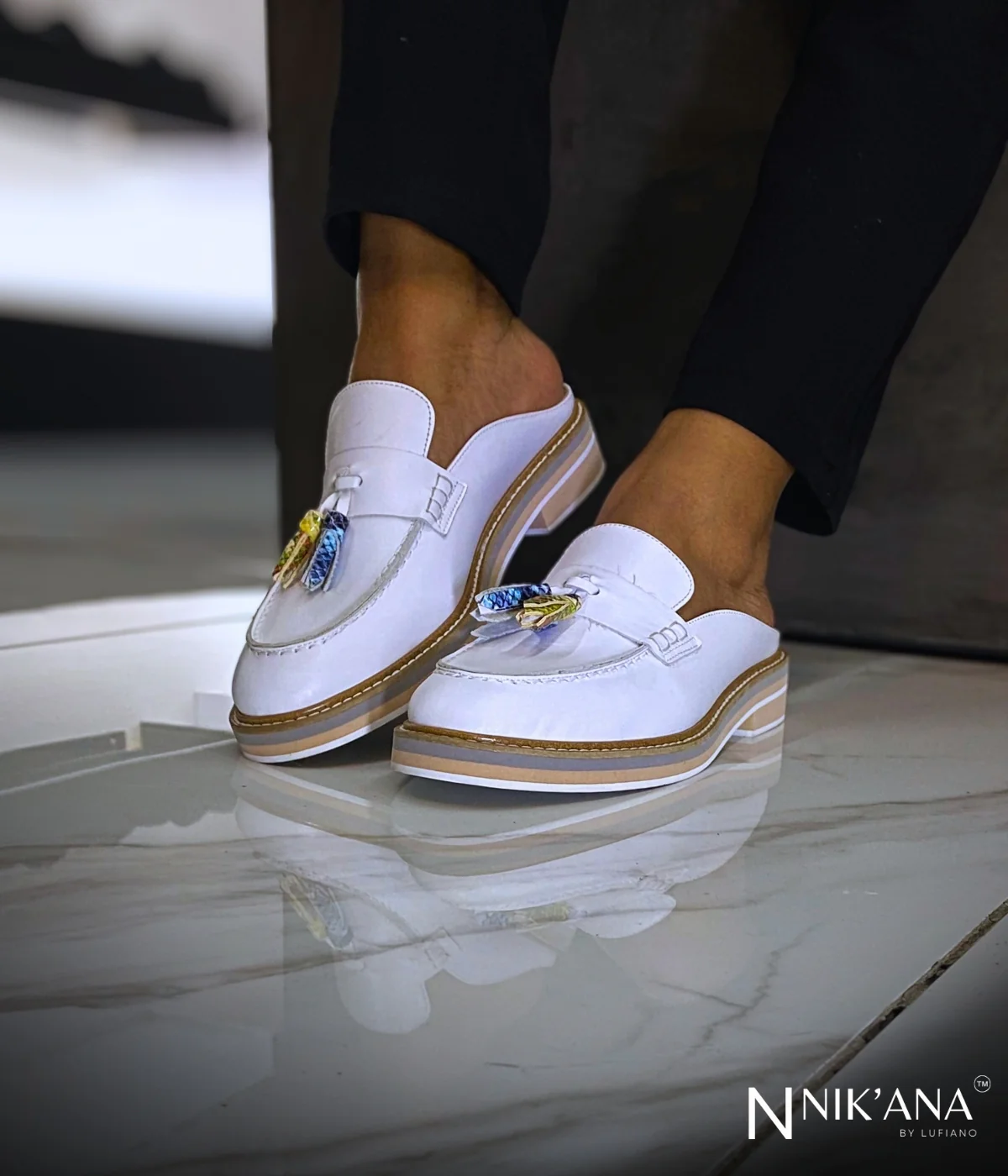 iLVi102-Sandals: White