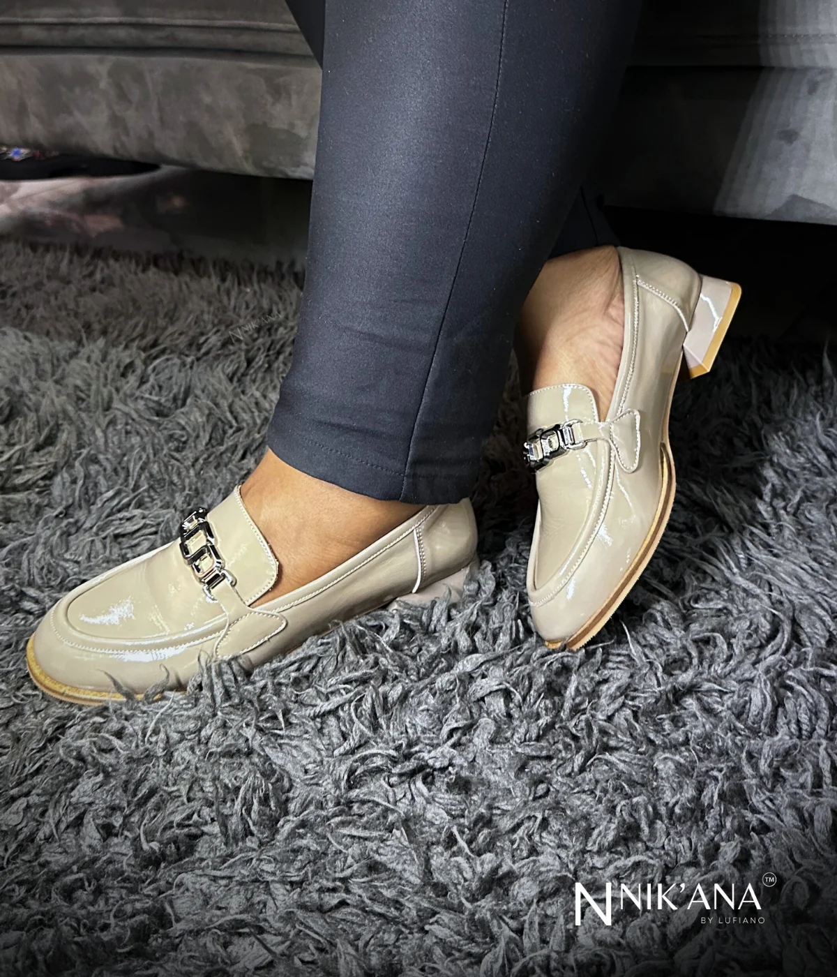 iLVi105-Slip on: Beige - Image 2