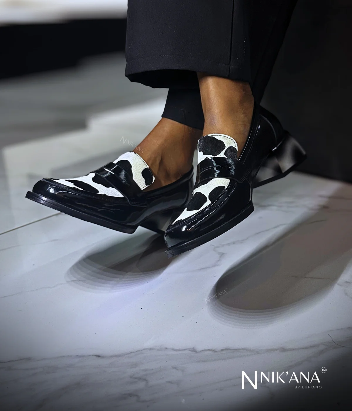 iLVi115-Slip on: Black