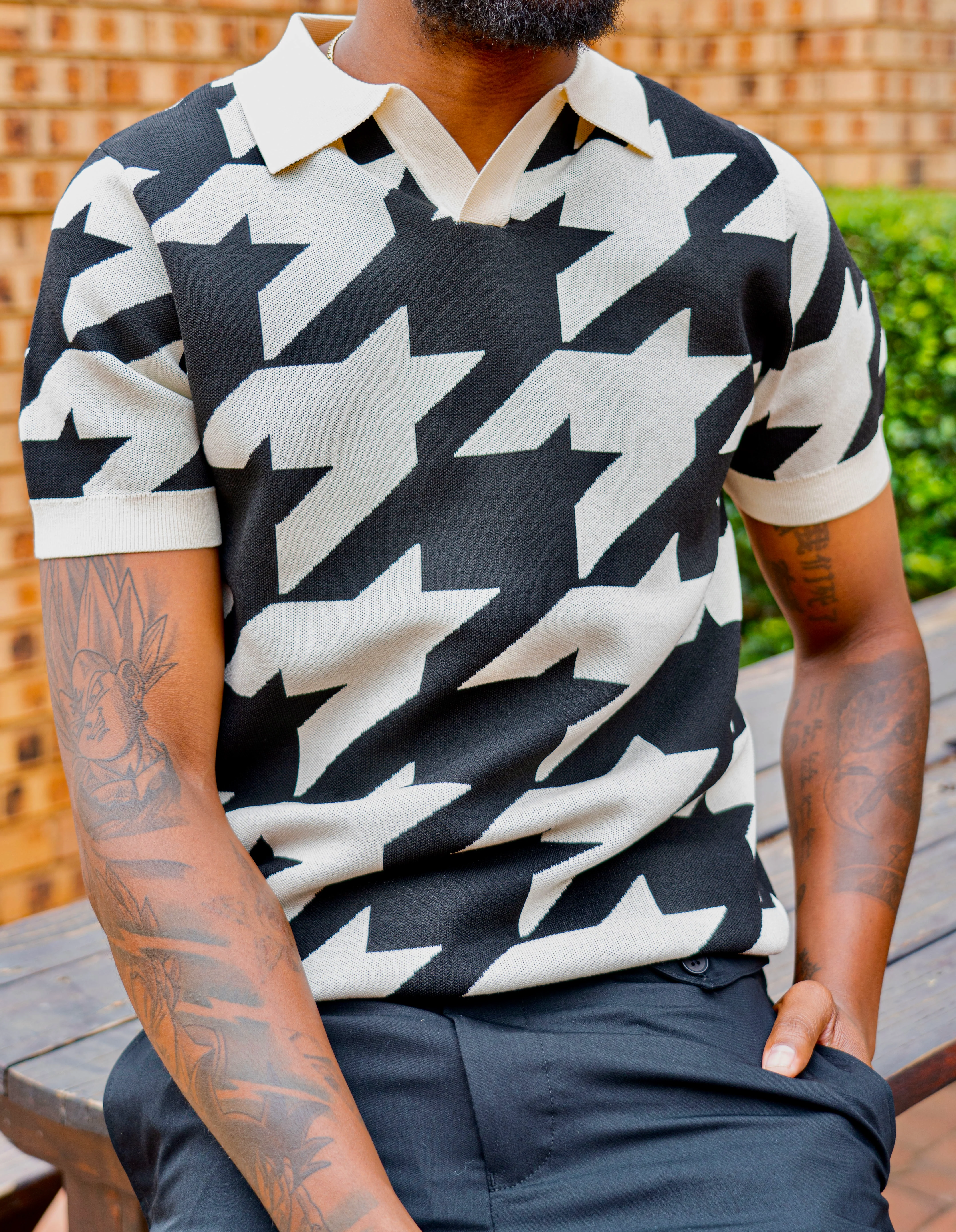 LFN017: Knit Top:Black-White